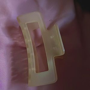 Cream color claw clip hair clip